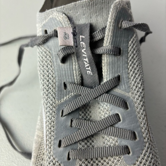 Brooks Levitate 4 Women's Running Athletic Sneakers Shoes Size 9 Gray Purple - Picture 2 of 12